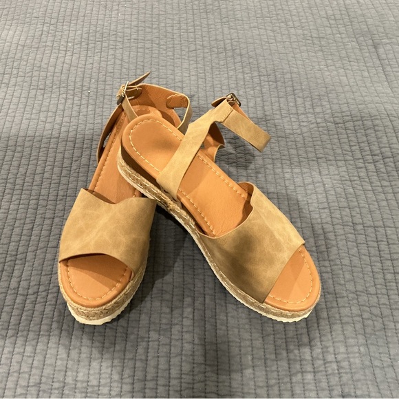 Tan Women's Sandals - Picture 5 of 5